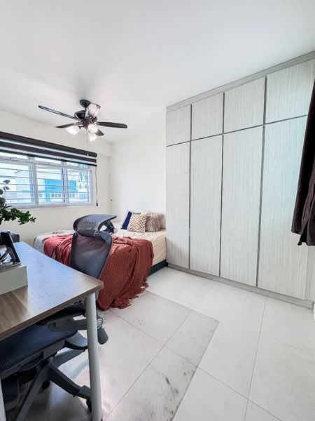 316C Yishun Greenwalk, 316C Yishun Avenue 9, 3 Bedrooms, 990 sqft, HDB Flat For Sale, by Karen Tan, 500110710 - Bedroom - PropertyGuru.com.sg