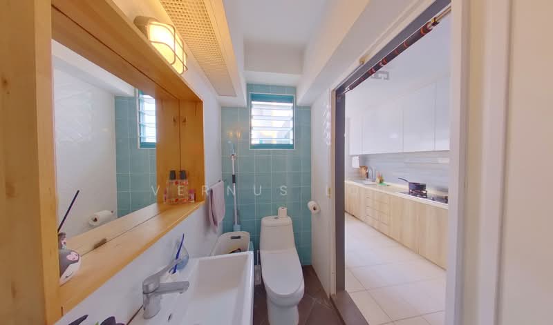 15 Farrer Park Road, 15 Farrer Park Road, 2 Bedrooms, 667 sqft, HDB Flat For Sale, by Vernus Lou, 500110716 - Bathroom - PropertyGuru.com.sg