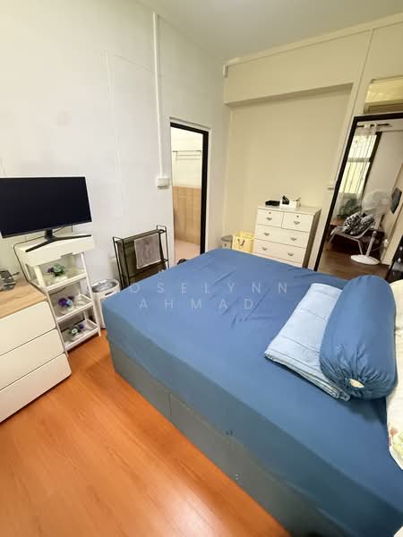 621 Jurong West Street 65, 621 Jurong West Street 65, 3 Bedrooms, 915 sqft, HDB Flat For Sale, by Roselynn Ahmad, 500110732 - Master Bedroom - PropertyGuru.com.sg