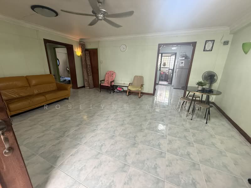 156 Lorong 1 Toa Payoh, 156 Lorong 1 Toa Payoh, 3 Bedrooms, 1,087 sqft, HDB Flat For Sale, by Roselynn Ahmad, 500110737 - Living Room - PropertyGuru.com.sg
