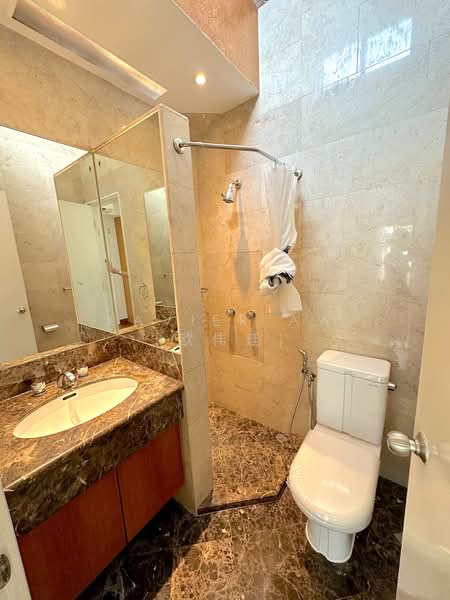 Brentwood Villas, Lloyd Road Singapore, 4 Bedrooms, 2,242 sqft, Cluster House For Rent, by Xavier Aw (欧伟廷), 500110748 - Bathroom - PropertyGuru.com.sg