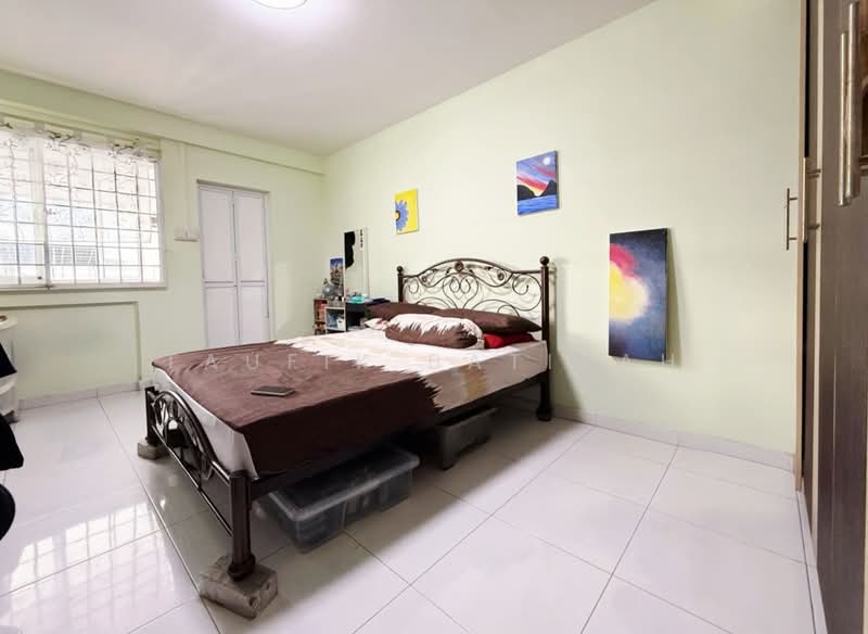 287 Yishun Avenue 6, 287 Yishun Avenue 6, 3 Bedrooms, 1,130 sqft, HDB Flat For Sale, by Taufik Batisah, 500110752 - Master Bedroom - PropertyGuru.com.sg