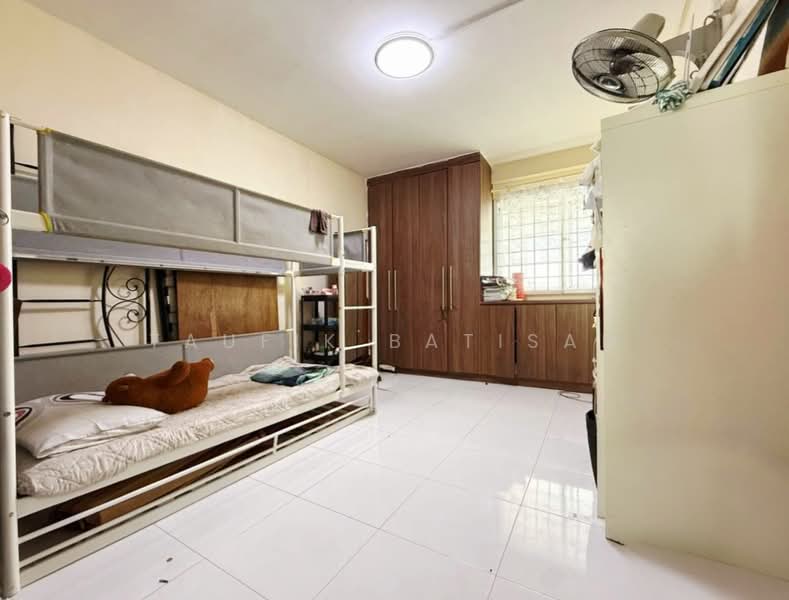 287 Yishun Avenue 6, 287 Yishun Avenue 6, 3 Bedrooms, 1,130 sqft, HDB Flat For Sale, by Taufik Batisah, 500110752 - Bedroom - PropertyGuru.com.sg