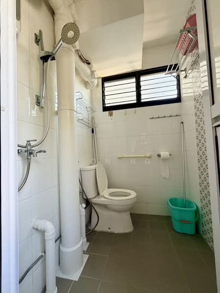 550 Bedok North Avenue 1, 550 Bedok North Avenue 1, Room Rental, 110 sqft, HDB Flat For Rent, by Evon Ng, 500110757 - Bathroom - PropertyGuru.com.sg