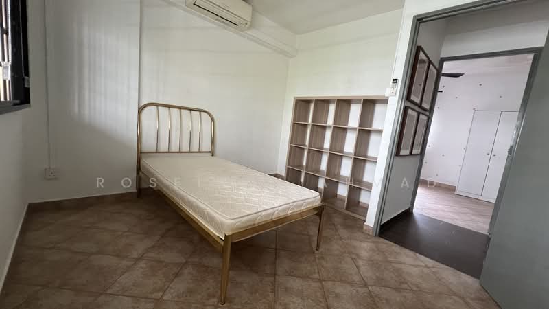 729 Woodlands Circle, 729 Woodlands Circle, 3 Bedrooms, 980 sqft, HDB Flat For Sale, by Roselynn Ahmad, 500110758 - Bedroom - PropertyGuru.com.sg