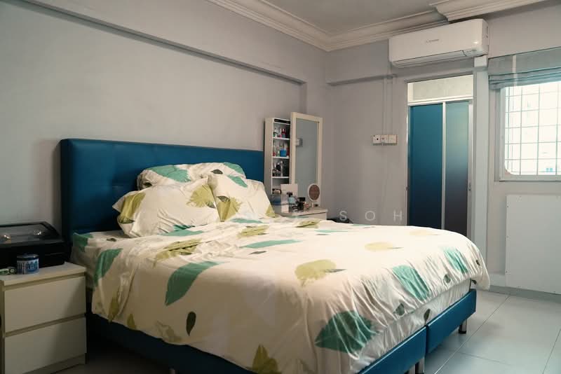 Cheapest Top-Floor Corner 4-Room in Tampines with Private Recess Area, 15 Mins to Ngee Ann Secondary, , 3 Bedrooms, 1,174 sqft, HDB Flat For Sale, by Chelsey Soh, 500110761 - Bedroom - PropertyGuru.com.sg