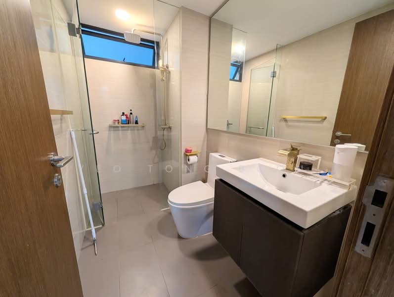 Waterbay, 45A Edgefield Plains, 3 Bedrooms, 1,098 sqft, Executive Condominium For Sale, by Yeo Tong Boon, 500110769 - Bathroom - PropertyGuru.com.sg