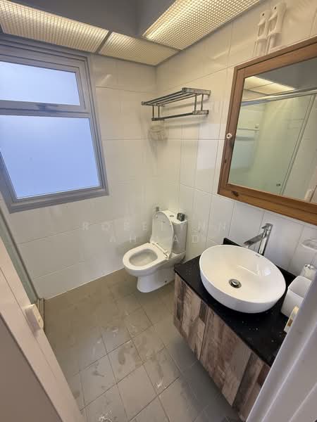 785D Woodlands Rise, 785D Woodlands Rise, 3 Bedrooms, 1,216 sqft, HDB Flat For Sale, by Roselynn Ahmad, 500110774 - Master Bathroom - PropertyGuru.com.sg