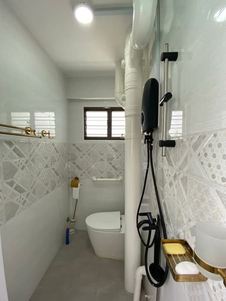 407 Fajar Road, 407 Fajar Road, 3 Bedrooms, 1,119 sqft, HDB Flat For Sale, by Ben XIA 夏天鹏, 500110776 - Common Bathroom - PropertyGuru.com.sg