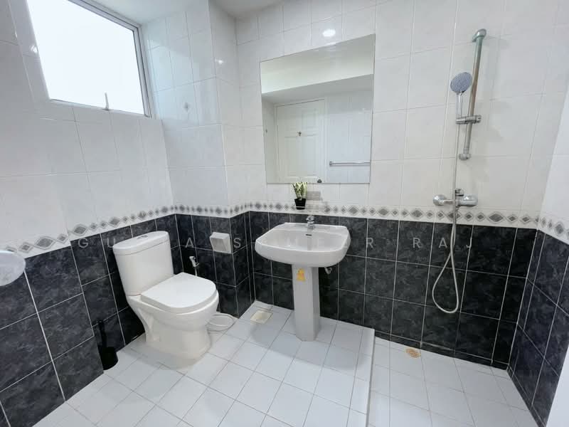 Elias Green, 1 Elias Road, Room Rental, 200 sqft, Condominium For Rent, by Gupta Sameer Raj, 500110792 - Bathroom - PropertyGuru.com.sg