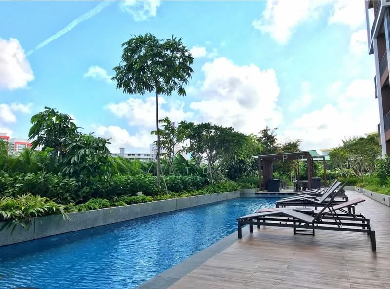 Sims Urban Oasis, 10 Sims Drive, 2 Bedrooms, 667 sqft, Condominium For Rent, by RONNIE KANG, 500110794 - Pool - PropertyGuru.com.sg