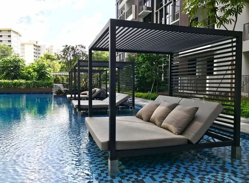 Sims Urban Oasis, 10 Sims Drive, 2 Bedrooms, 667 sqft, Condominium For Rent, by RONNIE KANG, 500110794 - Pool - PropertyGuru.com.sg