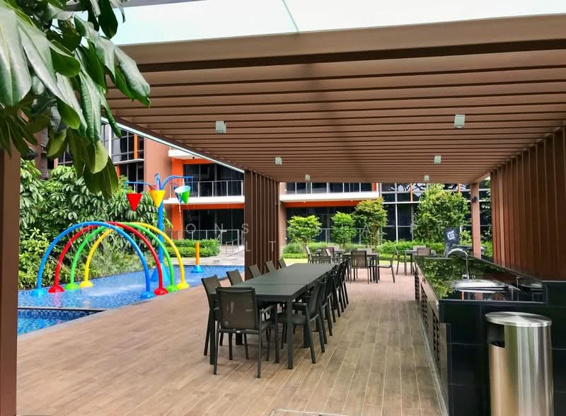 Sims Urban Oasis, 10 Sims Drive, 2 Bedrooms, 667 sqft, Condominium For Rent, by RONNIE KANG, 500110794 - Exterior - PropertyGuru.com.sg