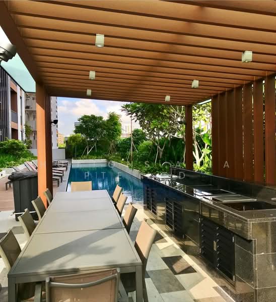 Sims Urban Oasis, 10 Sims Drive, 2 Bedrooms, 667 sqft, Condominium For Rent, by RONNIE KANG, 500110794 - Exterior - PropertyGuru.com.sg