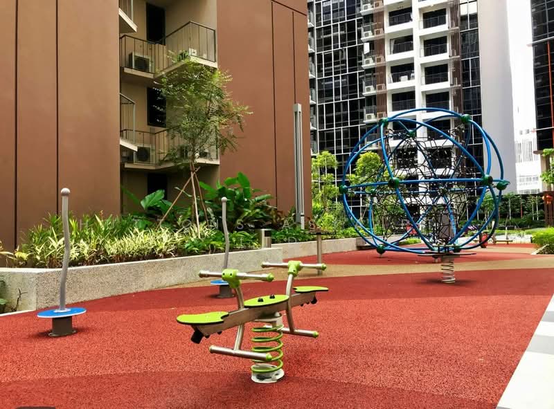 Sims Urban Oasis, 10 Sims Drive, 2 Bedrooms, 667 sqft, Condominium For Rent, by RONNIE KANG, 500110794 - Exterior - PropertyGuru.com.sg