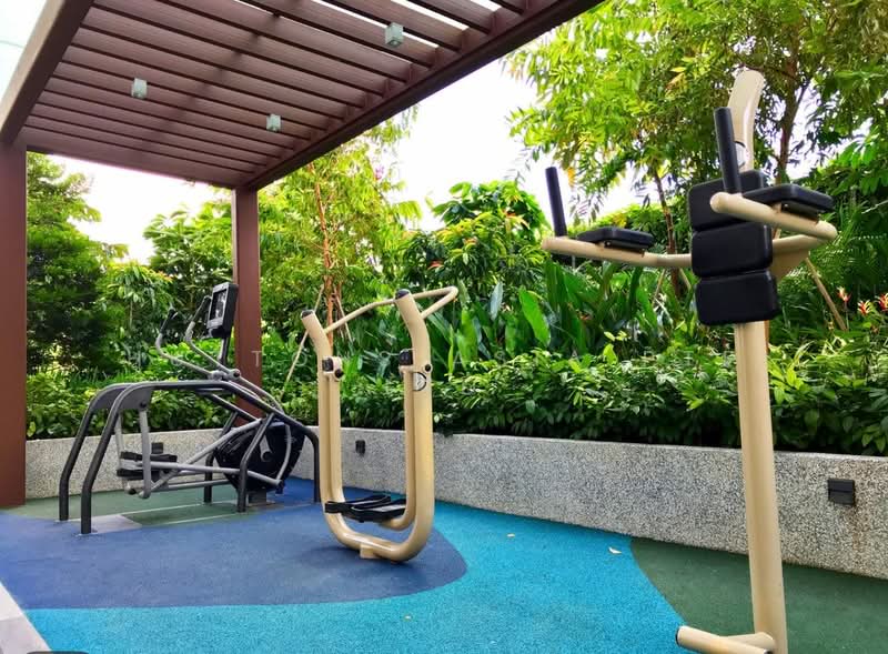 Sims Urban Oasis, 10 Sims Drive, 2 Bedrooms, 667 sqft, Condominium For Rent, by RONNIE KANG, 500110794 - Exterior - PropertyGuru.com.sg