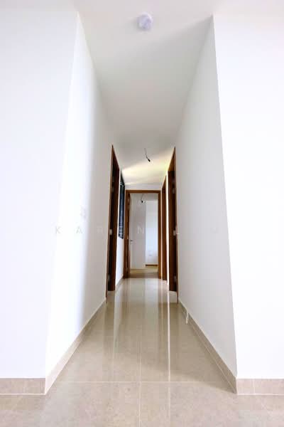 Parc Botannia, 10 Fernvale Street, 3 Bedrooms, 980 sqft, Condominium For Sale, by Karen Lim, 500110796 - Corridor - PropertyGuru.com.sg