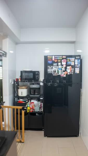 240A Jurong East Avenue 1, 240A Jurong East Avenue 1, 2 Bedrooms, 732 sqft, HDB Flat For Sale, by Roselynn Ahmad, 500110811 - Kitchen - PropertyGuru.com.sg