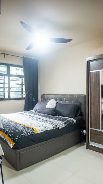 240A Jurong East Avenue 1, 240A Jurong East Avenue 1, 2 Bedrooms, 732 sqft, HDB Flat For Sale, by Roselynn Ahmad, 500110811 - Master Bedroom - PropertyGuru.com.sg