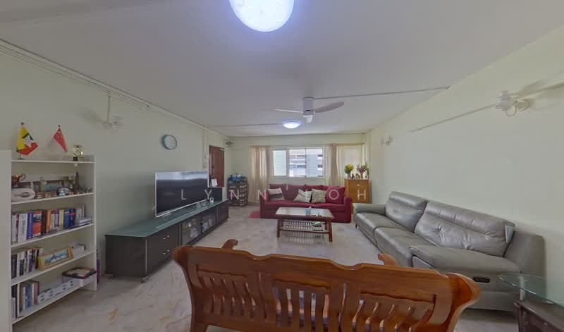 411 Jurong West Street 42, 411 Jurong West Street 42, 3 Bedrooms, 1,119 sqft, HDB Flat For Sale, by Lynn Loh, 500110822 - Living Room - PropertyGuru.com.sg
