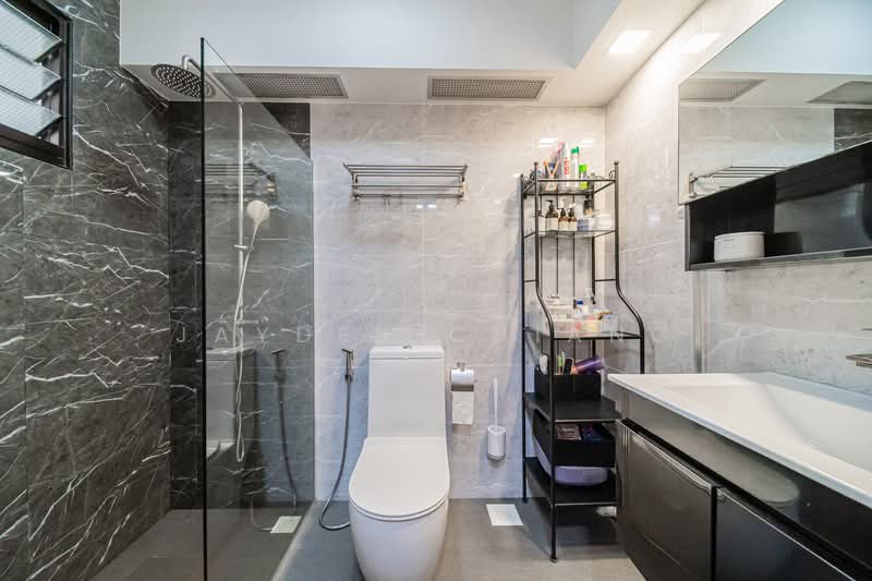 987A Jurong West Street 93, 987A Jurong West Street 93, 3 Bedrooms, 1,184 sqft, HDB Flat For Sale, by Jayden Chiang, 500110838 - Bathroom - PropertyGuru.com.sg