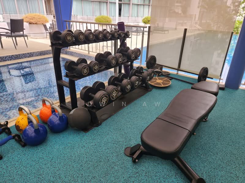 The Montana, 8 Jalan Mutiara, 1 Bedroom, 549 sqft, Condominium For Rent, by Edwin Aw, 500110841 - Dumbbells and Bench - PropertyGuru.com.sg