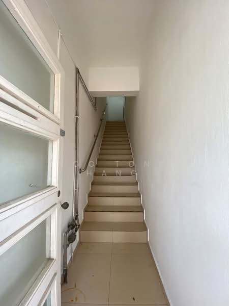 ⭐️Spacious Walk up shophouse suitable for workers Serangoon Garden ❤️, Lichfield Road, 3 Bedrooms, 1,780 sqft, Terraced House For Rent, by Ngo Tong Hang, 500110848 - Corridor - PropertyGuru.com.sg