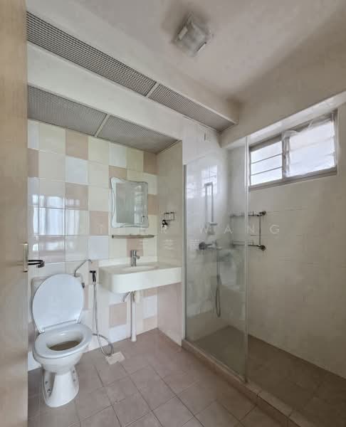 305B Punggol Road, 305B Punggol Road, 3 Bedrooms, 990 sqft, HDB Flat For Sale, by Esther Wang 王芝茵, 500110852 - Bathroom - PropertyGuru.com.sg
