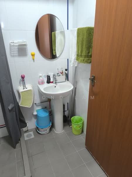 95C Henderson Road, 95C Henderson Road, Room Rental, 100 sqft, HDB Flat For Rent, by Bond Lam, 500110853 - Bathroom - PropertyGuru.com.sg