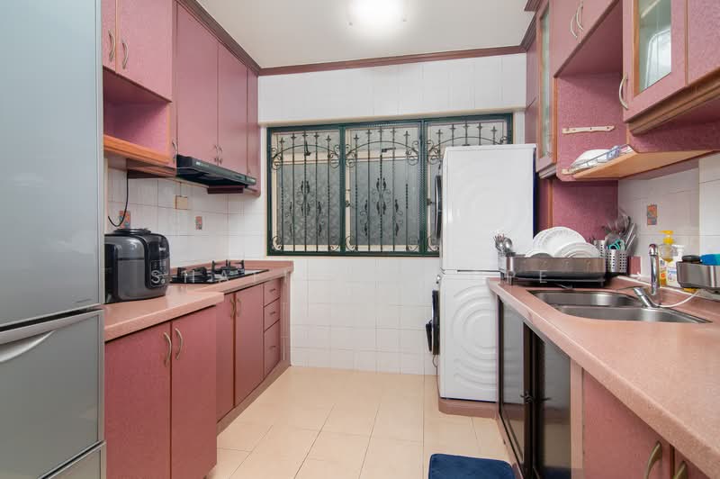 183 Jelebu Road, 183 Jelebu Road, 3 Bedrooms, 1,206 sqft, HDB Flat For Sale, by Shafik Yusope, 500110857 - Kitchen - PropertyGuru.com.sg