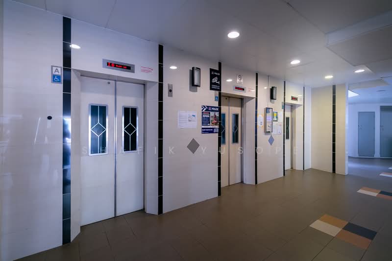 183 Jelebu Road, 183 Jelebu Road, 3 Bedrooms, 1,206 sqft, HDB Flat For Sale, by Shafik Yusope, 500110857 - Corridor - PropertyGuru.com.sg