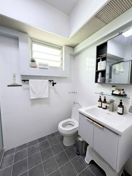 622A Punggol Central, 622A Punggol Central, 3 Bedrooms, 1,012 sqft, HDB Flat For Sale, by Patrick Chee, 500110870 - Bathroom - PropertyGuru.com.sg