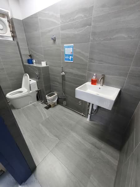 Excalibur Centre, 71 Ubi Crescent, 2,573 sqft, Light Industrial (B1) For Sale, by Caleb Seah, 500110879 - Bathroom - CommercialGuru.com.sg
