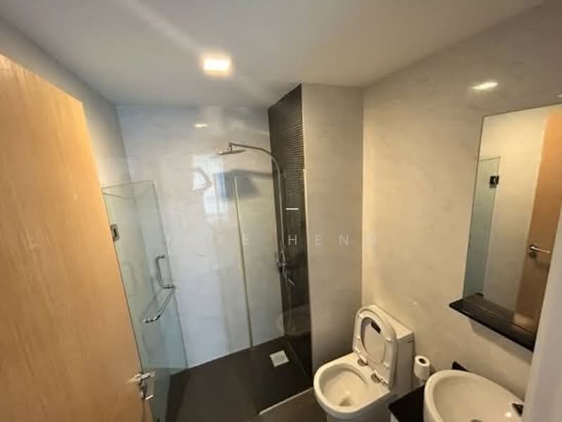 Loft@Holland, 151 Holland Road, 2 Bedrooms, 1,041 sqft, Condominium For Rent, by Mike Heng, 500110885 - Bathroom - PropertyGuru.com.sg