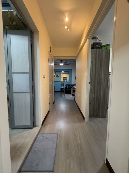472B Fernvale Street, 472B Fernvale Street, 2 Bedrooms, 732 sqft, HDB Flat For Sale, by Roz Rufai, 500110894 - Corridor - PropertyGuru.com.sg