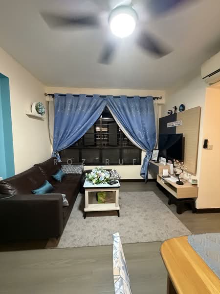 472B Fernvale Street, 472B Fernvale Street, 2 Bedrooms, 732 sqft, HDB Flat For Sale, by Roz Rufai, 500110894 - Living Room - PropertyGuru.com.sg