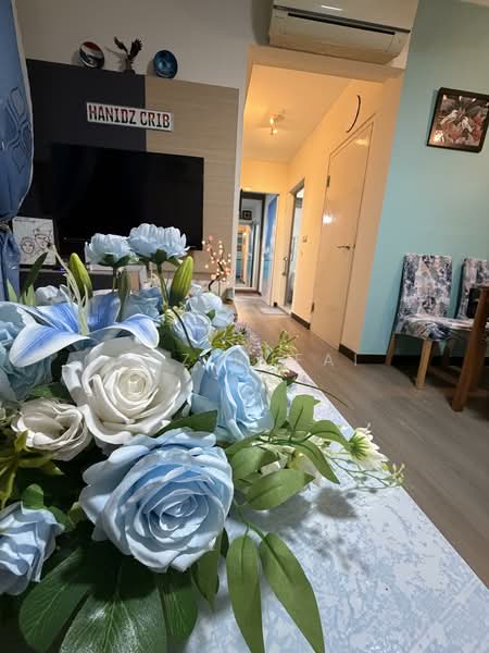 472B Fernvale Street, 472B Fernvale Street, 2 Bedrooms, 732 sqft, HDB Flat For Sale, by Roz Rufai, 500110894 - Living Room - PropertyGuru.com.sg