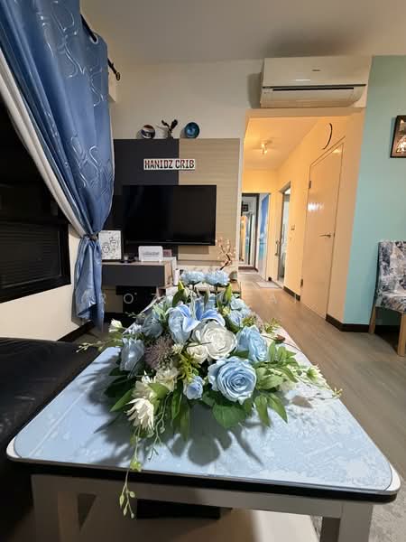 472B Fernvale Street, 472B Fernvale Street, 2 Bedrooms, 732 sqft, HDB Flat For Sale, by Roz Rufai, 500110894 - Living Room - PropertyGuru.com.sg