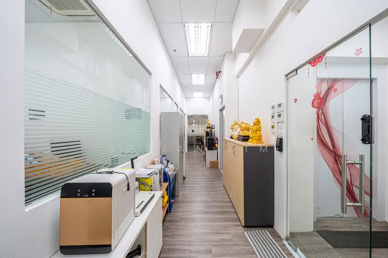 Kb Industrial Building, 10 Kaki Bukit Road 1, 4,542 sqft, Factory / Workshop (B2) For Sale, by Adrian Lim, 500110902 - Corridor - CommercialGuru.com.sg