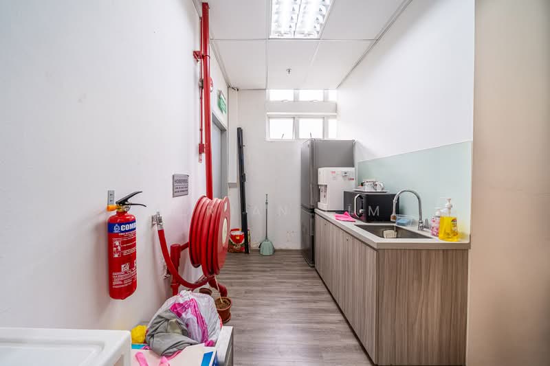 Kb Industrial Building, 10 Kaki Bukit Road 1, 4,542 sqft, Factory / Workshop (B2) For Sale, by Adrian Lim, 500110902 - Kitchen - CommercialGuru.com.sg
