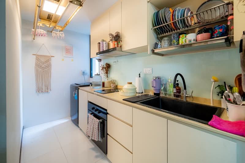 Waterbay, 47 Edgefield Plains, 2 Bedrooms, 753 sqft, Executive Condominium For Sale, by Hidir Sunario, 500110911 - Kitchen - PropertyGuru.com.sg