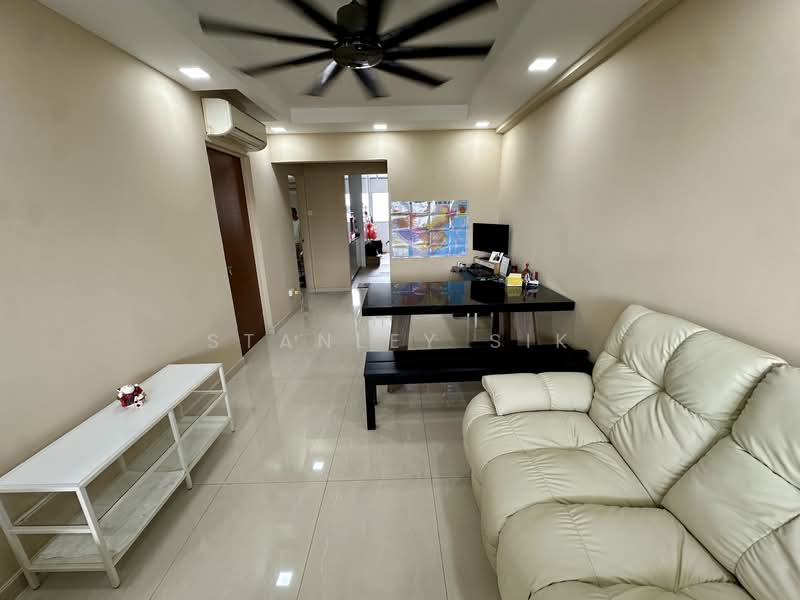 123 Pending Road, 123 Pending Road, Room Rental, 100 sqft, HDB Flat For Rent, by Stanley Sik, 500110925 - Living Room - PropertyGuru.com.sg