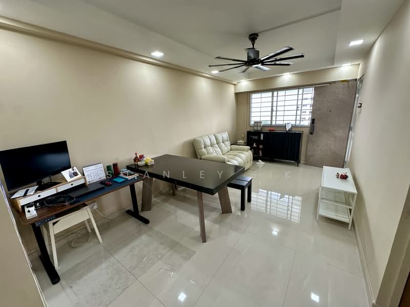 123 Pending Road, 123 Pending Road, Room Rental, 100 sqft, HDB Flat For Rent, by Stanley Sik, 500110925 - Living Room - PropertyGuru.com.sg