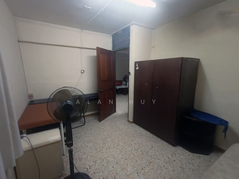 428 Clementi Avenue 3, 428 Clementi Avenue 3, Room Rental, 200 sqft, HDB Flat For Rent, by Alan Huy, 500110951 - Bedroom - PropertyGuru.com.sg