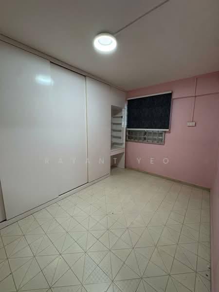 114 Potong Pasir Avenue 1, 114 Potong Pasir Avenue 1, 2 Bedrooms, 721 sqft, HDB Flat For Sale, by Rayant Yeo, 500110958 - Common Bedroom - PropertyGuru.com.sg