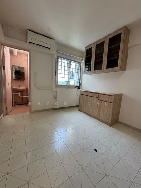 114 Potong Pasir Avenue 1, 114 Potong Pasir Avenue 1, 2 Bedrooms, 721 sqft, HDB Flat For Sale, by Rayant Yeo, 500110958 - Master Bedroom - PropertyGuru.com.sg