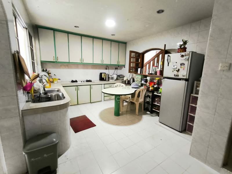 Lakepoint Condo, 2 Lakepoint Drive, Room Rental, 150 sqft, Condominium For Rent, by Sam Chin, 500110977 - Kitchen - PropertyGuru.com.sg
