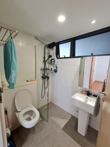 93 Dawson Road, 93 Dawson Road, 3 Bedrooms, 936 sqft, HDB Flat For Sale, by Ben Chew, 500110981 - Bathroom - PropertyGuru.com.sg