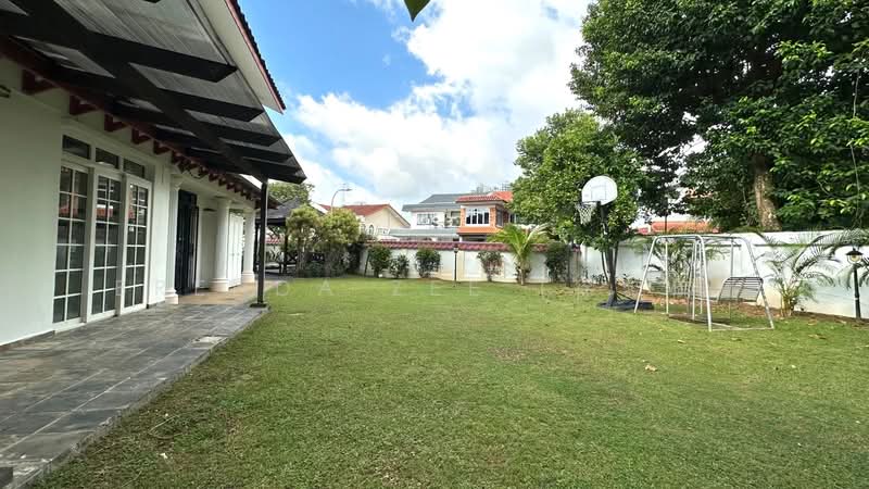 BRENDA ZEE 9450*9938 ✧ D10 Detached ✧ Walk to Nanyang Primary, King's Road, Coronation Road, Bukit Timah, 6 Bedrooms, 5,000 sqft, Detached House For Sale, by Brenda Zee (徐黎倫), 500110986 - Garden - PropertyGuru.com.sg
