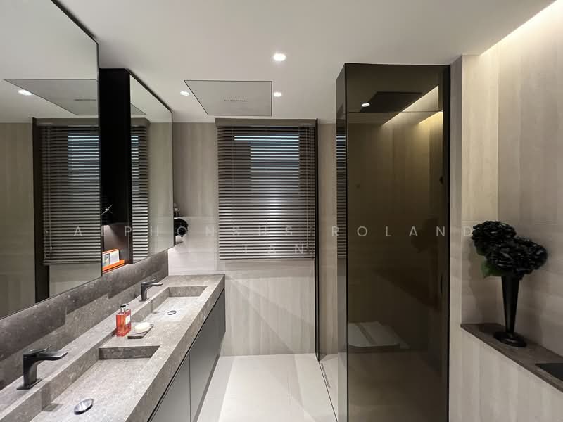 Skye at Holland, 2 Holland Village Way, 5 Bedrooms, 1,765 sqft, Condominium For Sale, by Alphonsus Roland Tan, 500110988 - Bathroom - PropertyGuru.com.sg